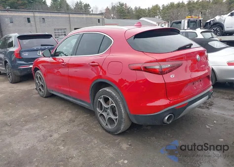2018 Alfa Romeo Stelvio Awd из США, поврежденный, VIN ZASFAKANXJ7B73098